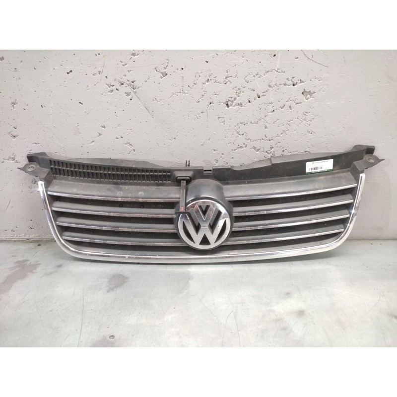 Recambio de rejilla delantera para volkswagen passat berlina (3b3) 1.9 tdi referencia OEM IAM 3B0853651L  