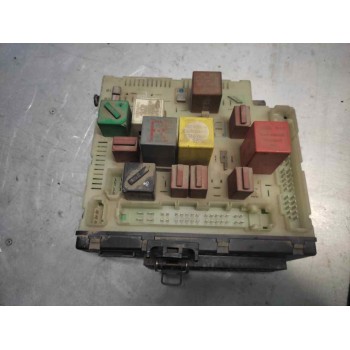 CAJA RELES / FUSIBLES 