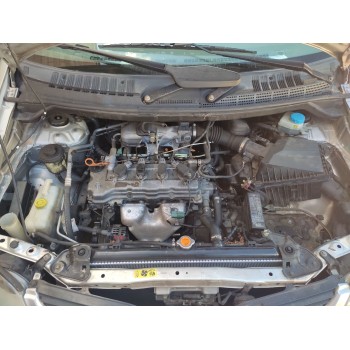 nissan almera tino (v10) del año 2005