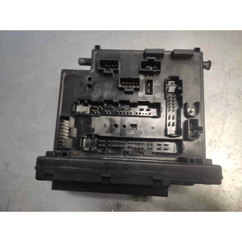 Recambio de caja reles / fusibles para ford escort berl./turnier básico berlina referencia OEM IAM - Azul 3