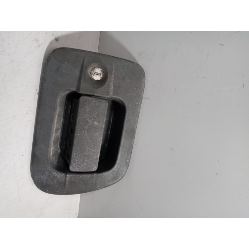 Recambio de maneta exterior delantera derecha para iveco stralis (ad/at) fg ad   4x2 tráfico urbano referencia OEM IAM 504215016 - Rojo