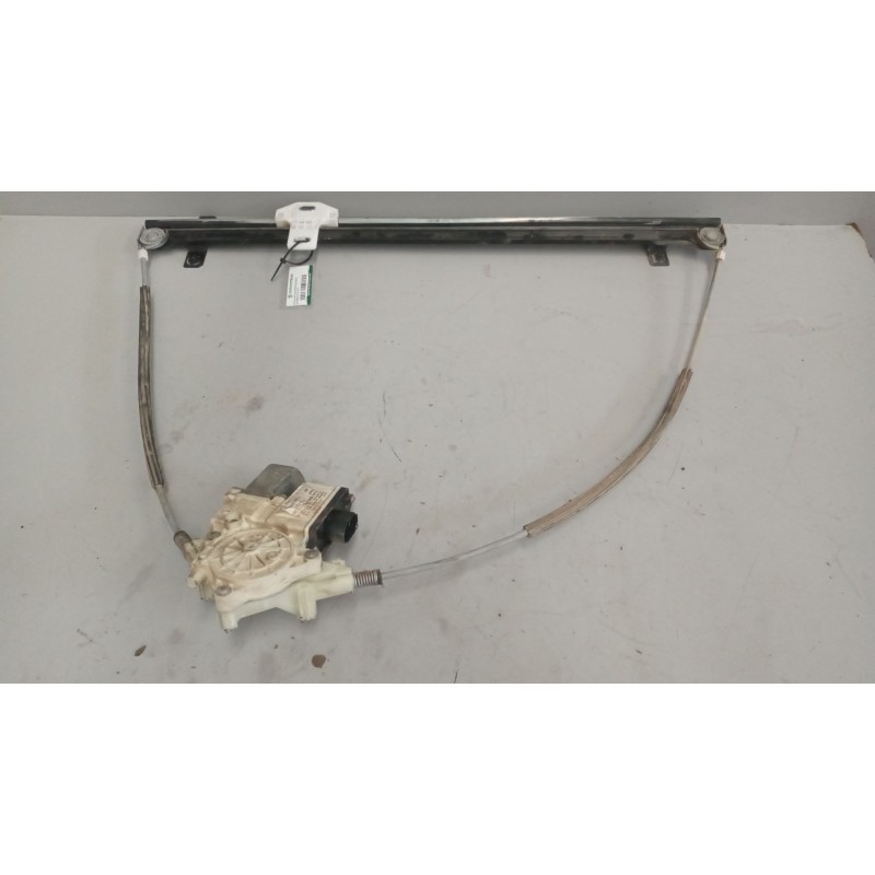 Recambio de elevalunas delantero izquierdo para daf serie xf105.xxx 12.9 diesel referencia OEM IAM 2130642  
