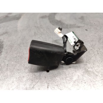 Recambio de enganche de cinturon trasero izquierdo para hyundai i20 city s referencia OEM IAM   