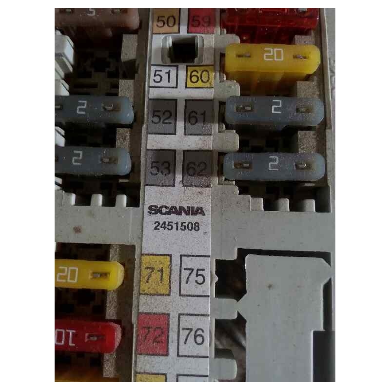 Recambio de caja reles / fusibles para scania serie p/g/r (l-clase) fsa r450 (4x2)eb largo cr 19 a referencia OEM IAM 2451424 17 - Blanco 2