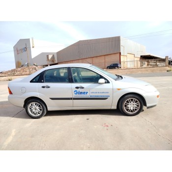 ford focus berlina (cak) del año 2000
