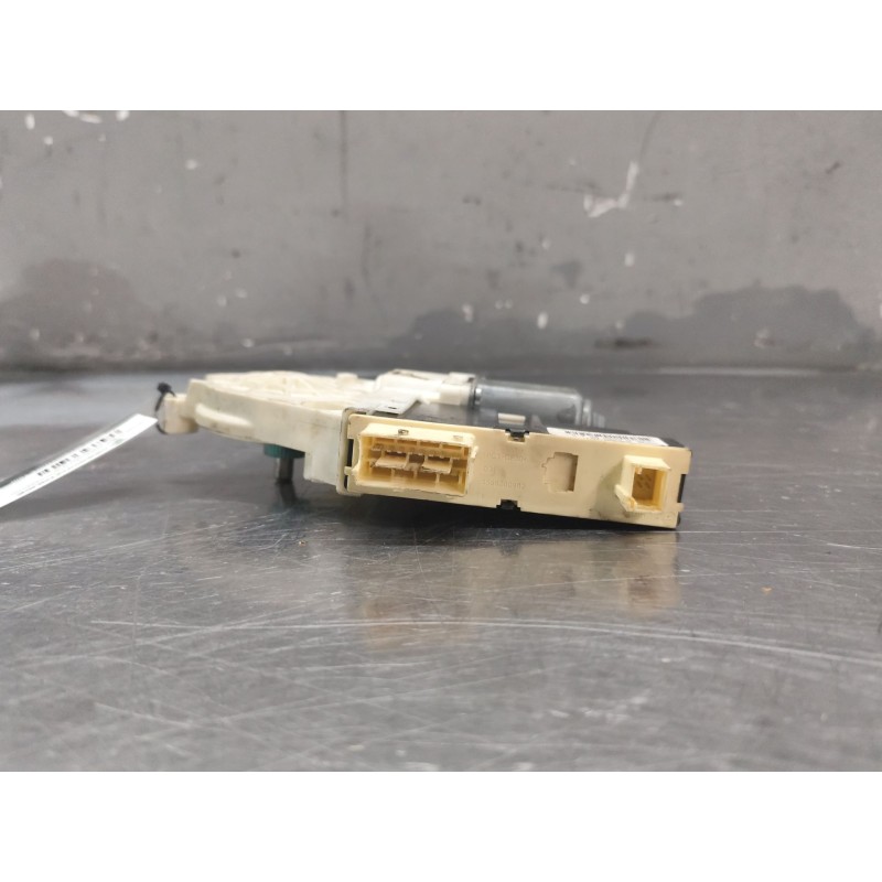 Recambio de motor elevalunas delantero derecho para peugeot 307 break/sw (s2) d-sign referencia OEM IAM 996388103 20/6 PINS 2