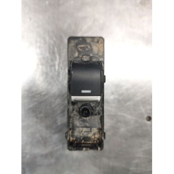MANDO ELEVALUNAS TRASERO DERECHO 5AB-00611A02 