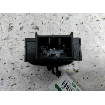 Recambio de boton apertura tapa combustible para kia carnival ii 2.9 cdri ex referencia OEM IAM   