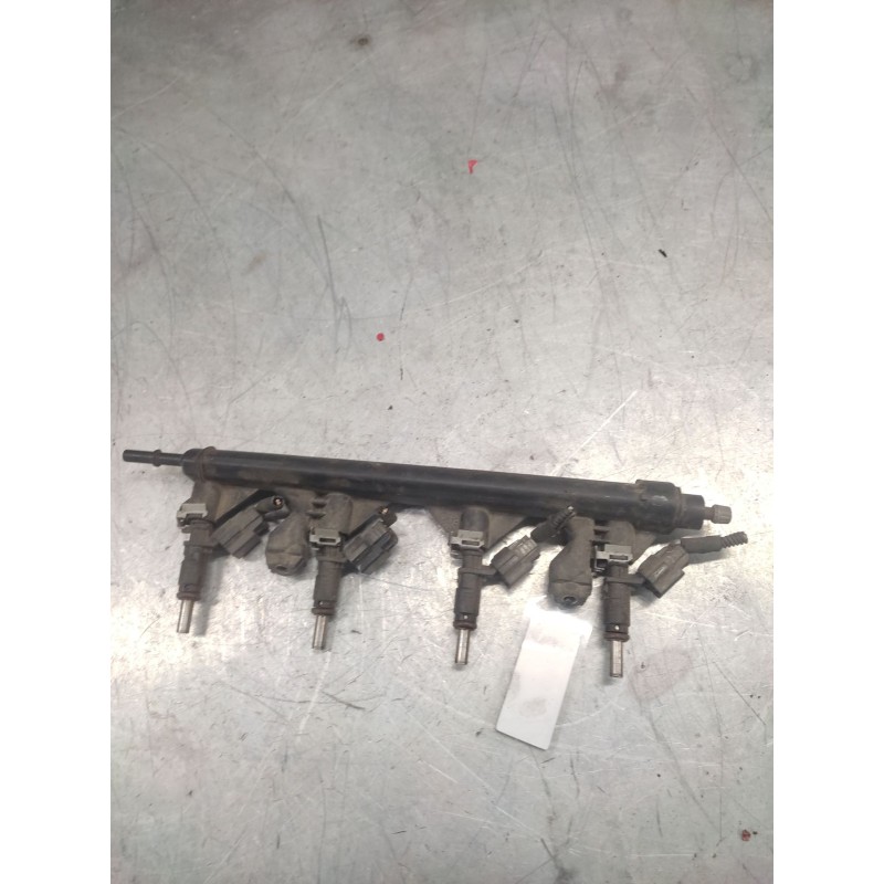 Recambio de rampa inyectora para peugeot 308 confort referencia OEM IAM - Negro 2