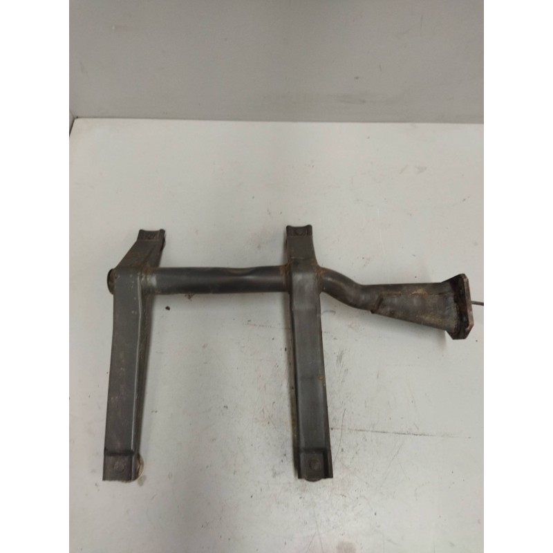 Recambio de soporte para iveco eurocargo 05.03 referencia OEM IAM 504184836  SOPORTE GUARDABARROS DELANTERO IZQUIERDO