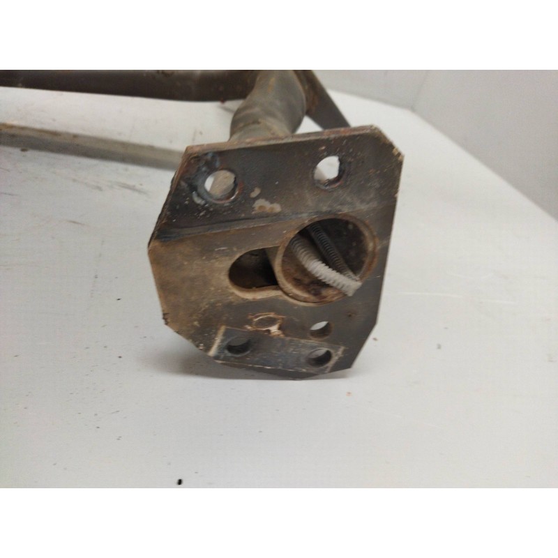 Recambio de soporte para iveco eurocargo 05.03 referencia OEM IAM 504184836  SOPORTE GUARDABARROS DELANTERO IZQUIERDO - Blanco 2