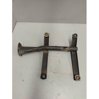 Recambio de soporte para iveco eurocargo 05.03 referencia OEM IAM 504184836  SOPORTE GUARDABARROS DELANTERO IZQUIERDO
