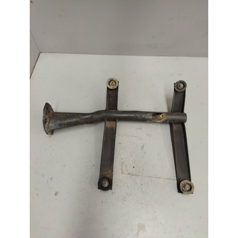 Recambio de soporte para iveco eurocargo 05.03 referencia OEM IAM 504184836  SOPORTE GUARDABARROS DELANTERO IZQUIERDO - Blanco 3
