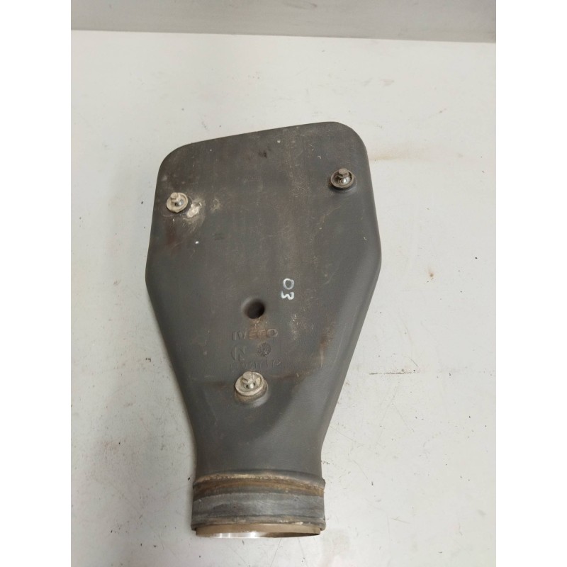 Recambio de tubo admision para iveco eurocargo 05.03 referencia OEM IAM 500317172 - Blanco 2
