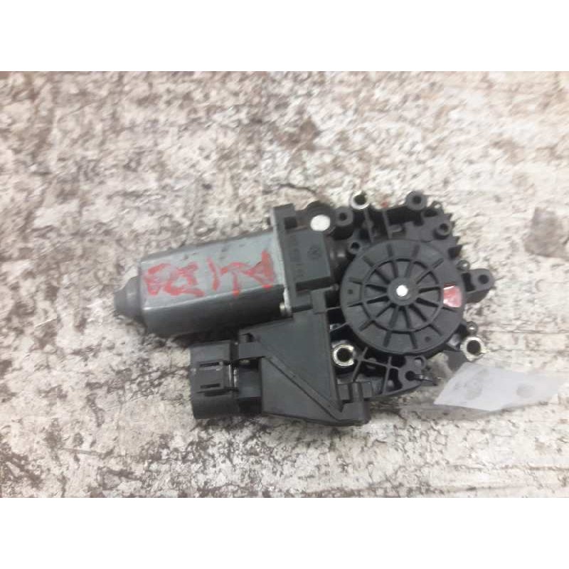 Recambio de motor elevalunas delantero derecho para audi a4 berlina (b5) 1.6 referencia OEM IAM 119024113 0536001402 8 PINS 2