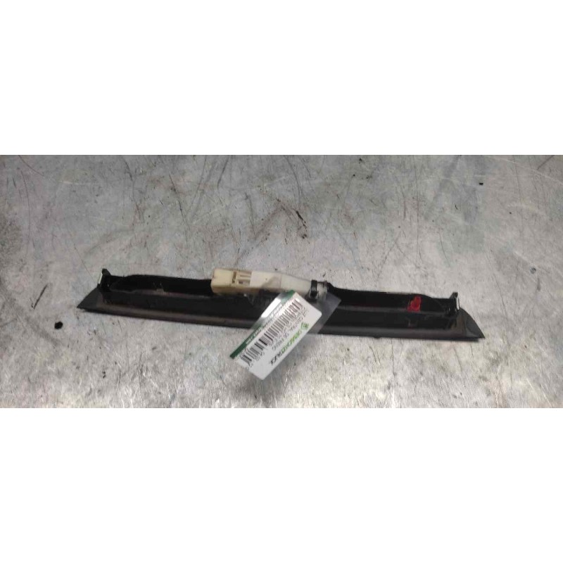 Recambio de luz central de freno para citroën c3 hdi 70 furio referencia OEM IAM 9638523480 - Blanco 2