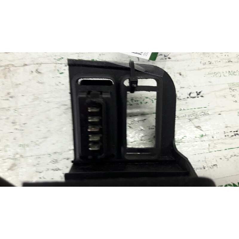 Recambio de mando elevalunas delantero derecho para peugeot 205 berlina 1.8 d generation referencia OEM IAM - Blanco 2