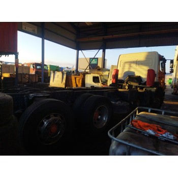 mercedes-benz axor 3-ejes 25/26t 2004  del año 2006