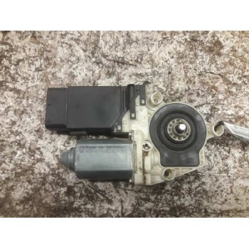 MOTOR ELEVALUNAS DELANTERO IZQUIERDO 9776101432203 F005S00051 101387101