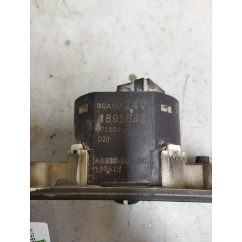 Recambio de interruptor para scania serie p/g/r (c-clase) 15.6 diesel referencia OEM IAM 1899842  INTERRUPTOR BLOQUEO - Blanco 2