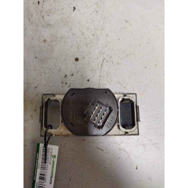 Recambio de interruptor para scania serie p/g/r (c-clase) 15.6 diesel referencia OEM IAM 1899842  INTERRUPTOR BLOQUEO - Blanco 3