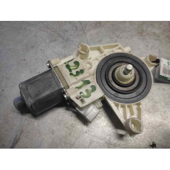MOTOR ELEVALUNAS TRASERO DERECHO A2048200642 0130822504 5 PINS