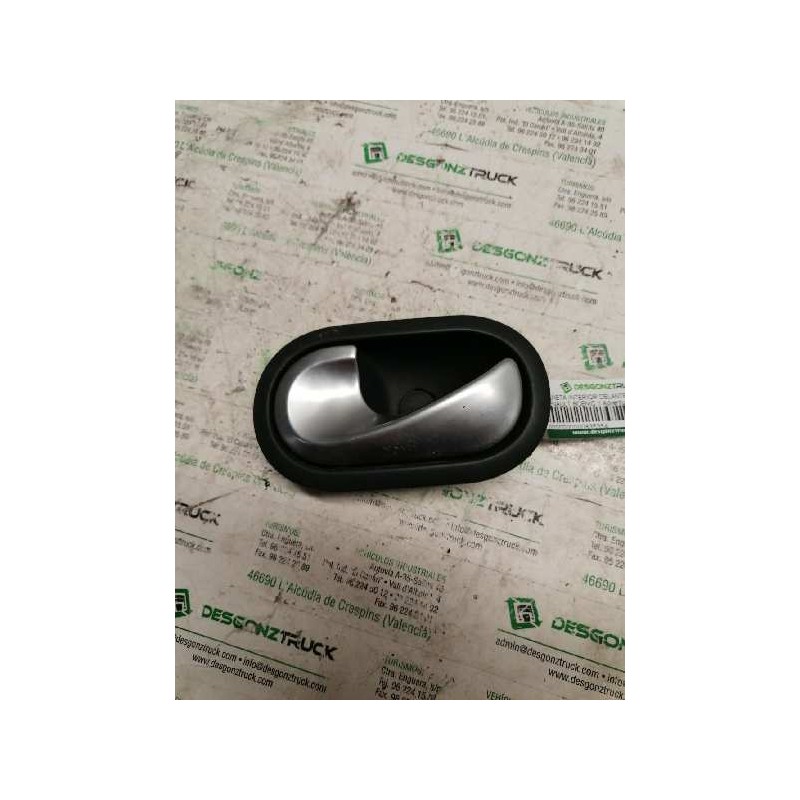 Recambio de maneta interior delantera izquierda para renault scenic ii adventure by coronel tapiocca referencia OEM IAM 82000284 - Gris