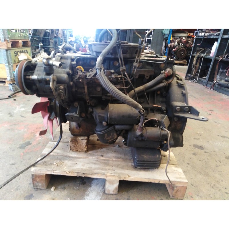 Recambio de despiece motor para nissan trade chasis cabina referencia OEM IAM A428  