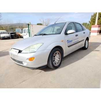 ford focus berlina (cak) del año 2000