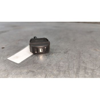 MANDO ELEVALUNAS DELANTERO DERECHO 5 PINS 