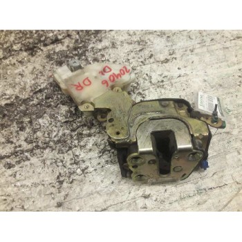 Recambio de cerradura puerta delantera derecha para nissan almera (n16/e) acenta referencia OEM IAM 8055261U68  
