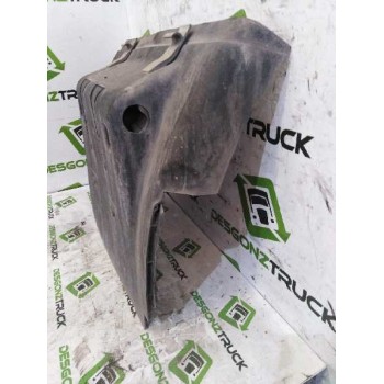 Recambio de guardabarros trasero derecho para renault magnum ab 2005 referencia OEM IAM 7420583447 DELANTERO 