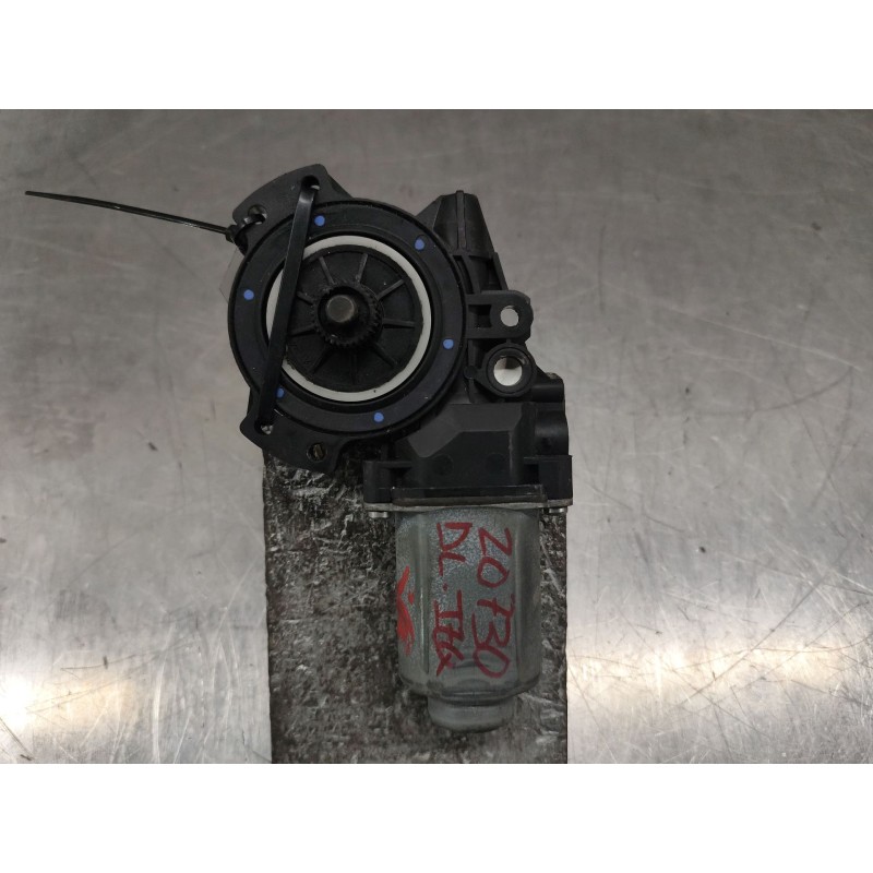 Recambio de motor elevalunas delantero izquierdo para kia cee'd 1.4 cat referencia OEM IAM - Negro 5