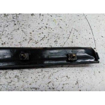 Recambio de moldura puerta trasera izquierda para mitsubishi santamo (hyundai) santamo confort referencia OEM IAM  LATERAL 