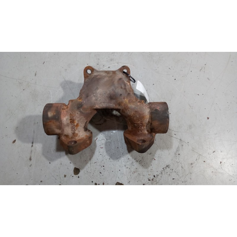 Recambio de colector escape para renault premium route 2006 10.8 diesel referencia OEM IAM 20787625  