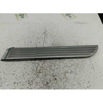 MOLDURA PUERTA TRASERA DERECHA LATERAL 