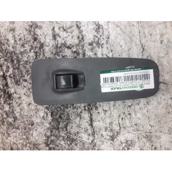 MANDO ELEVALUNAS DELANTERO DERECHO 4 PINS 