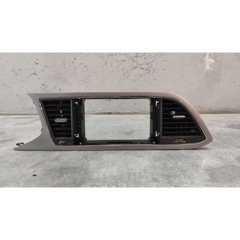 Recambio de guarnecido pantalla multifuncion para seat leon (5f1) 1.4 tsi referencia OEM IAM 5F1820951  