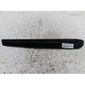 MOLDURA PUERTA TRASERA DERECHA LATERAL 