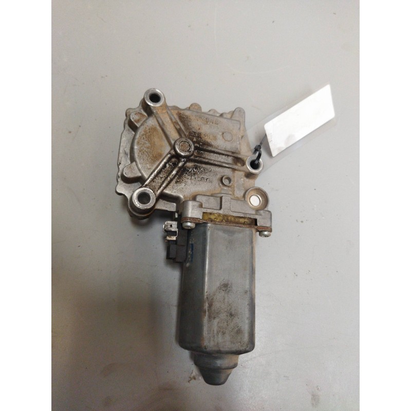 Recambio de motor elevalunas delantero derecho para volvo fm 12 asta 2001 12.1 diesel (d12d420) referencia OEM IAM 1062011 - Blanco 2