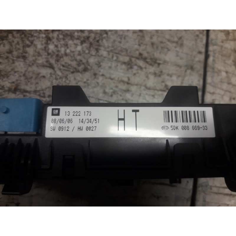 Recambio de caja reles / fusibles para opel astra gtc cosmo referencia OEM IAM  SW0912/HW0027 13222173 - Gris 2