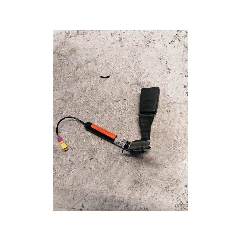Recambio de enganche de cinturon trasero izquierdo para opel vectra c berlina club referencia OEM IAM 24463288 2 PINS 
