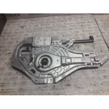 ELEVALUNAS DELANTERO DERECHO 824802F010 