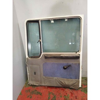 Recambio de puerta delantera derecha para pegaso trucks serie 1200 1223 referencia OEM IAM   