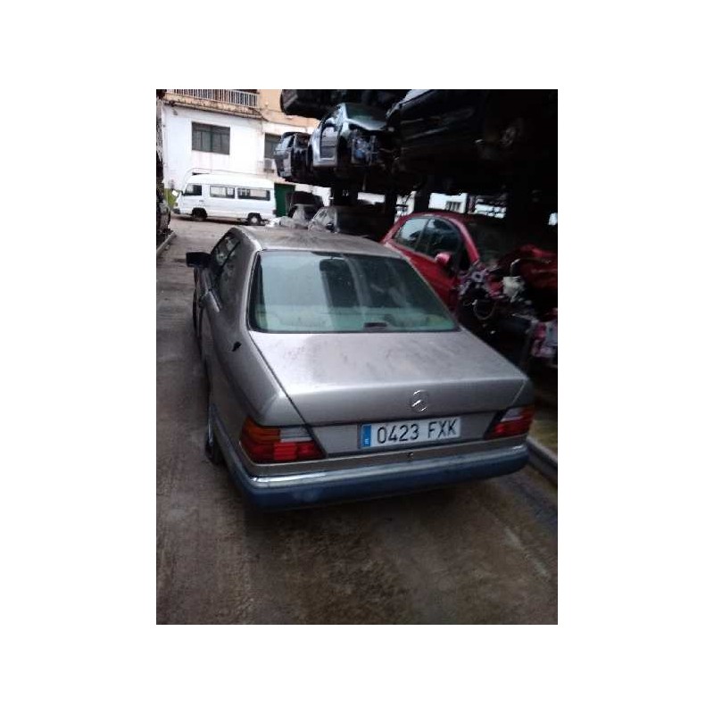 MERCEDES-BENZ CLASE E (W124) BERLINA