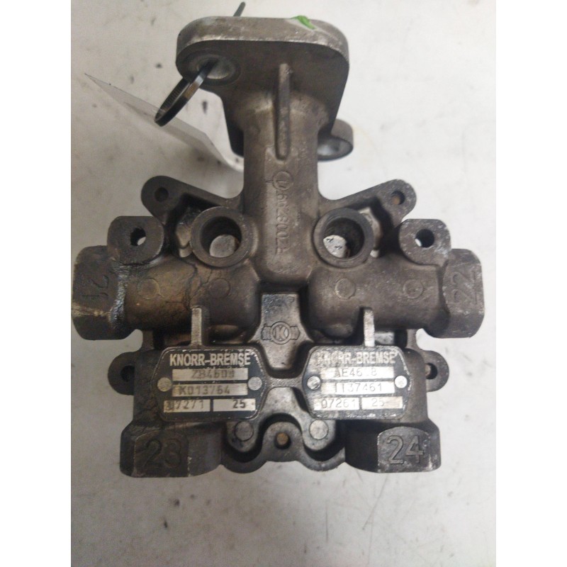 Recambio de valvula aire para iveco eurocargo 3.9 diesel referencia OEM IAM AE4608 K013764 VALVULA CUADRUPLE - Blanco 2