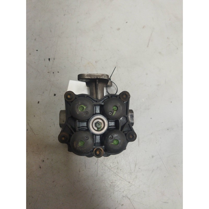 Recambio de valvula aire para iveco eurocargo 3.9 diesel referencia OEM IAM AE4608 K013764 VALVULA CUADRUPLE - Blanco 3