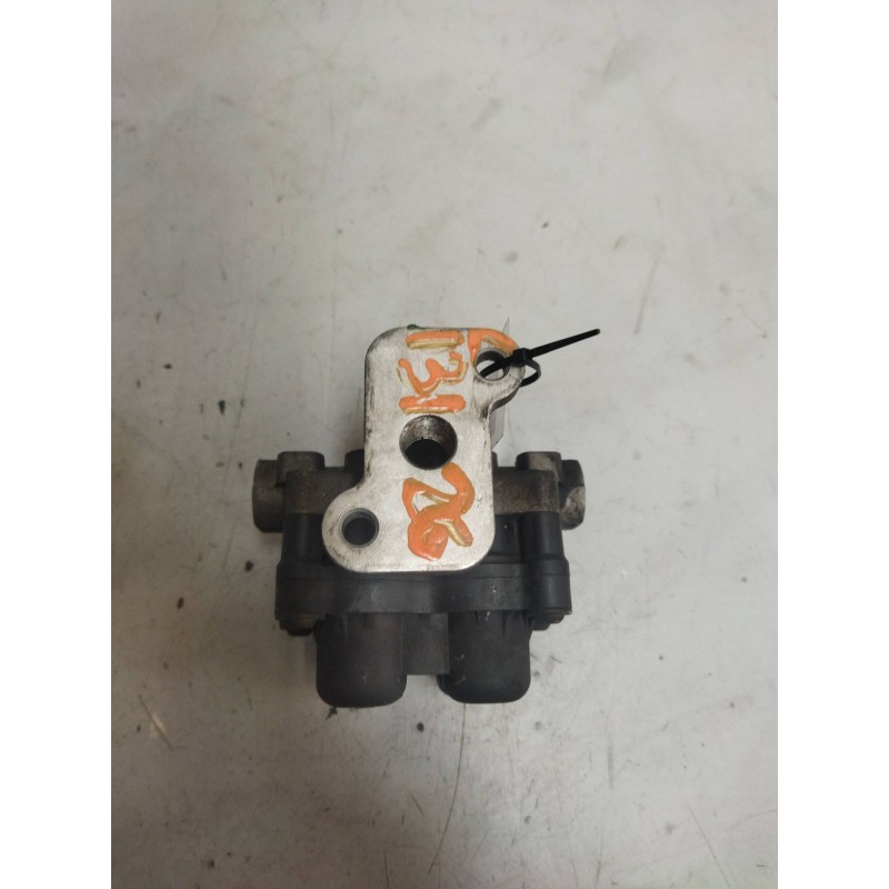 Recambio de valvula aire para iveco eurocargo 3.9 diesel referencia OEM IAM AE4608 K013764 VALVULA CUADRUPLE - Blanco 4