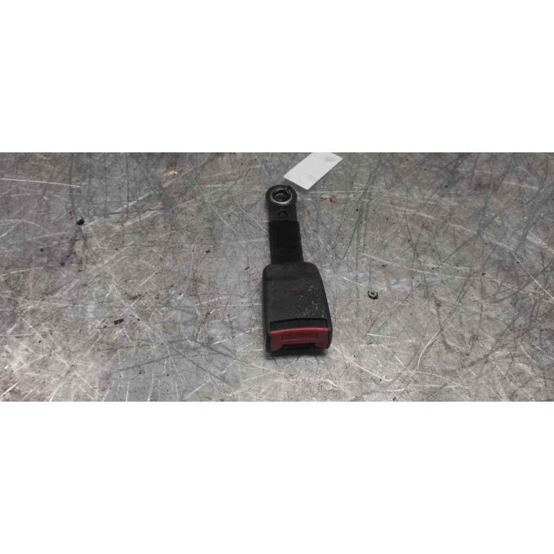 Recambio de enganche de cinturon delantero izquierdo para citroën xsara picasso 1.8 16v referencia OEM IAM 2