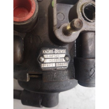 Recambio de valvula aire para iveco eurocargo 3.9 diesel referencia OEM IAM LA8141 K013768 VALVULA SECADORA